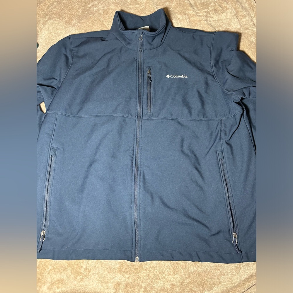 Columbia Navy Lightweight Softshell Jacket - image 1
